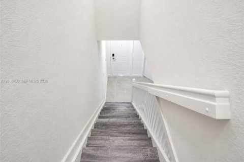 Adosado en venta en Miami, Florida, 3 dormitorios, 123.37 m2 № 2069719 - foto 6