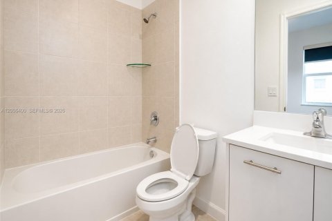 Adosado en venta en Miami, Florida, 3 dormitorios, 123.37 m2 № 2069719 - foto 9