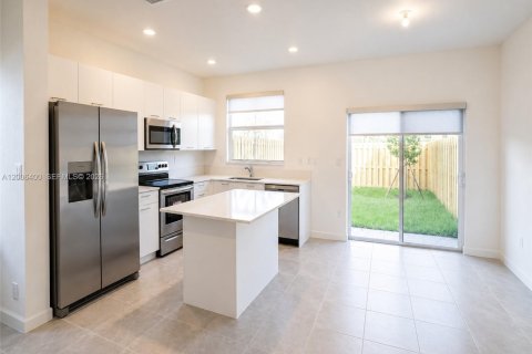 Adosado en venta en Miami, Florida, 3 dormitorios, 123.37 m2 № 2069719 - foto 7