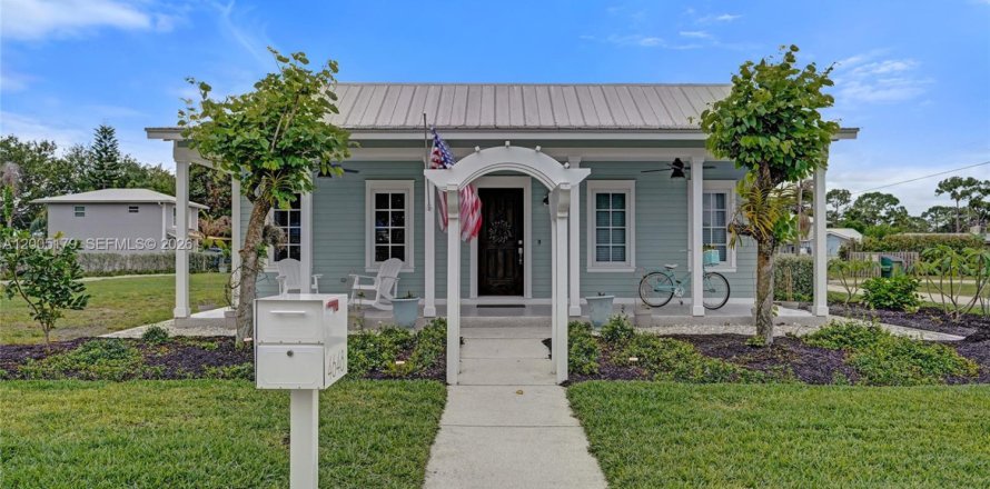 Villa ou maison à Stuart, Floride 4 chambres, 188.31 m2 № 2070824