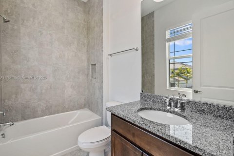 House in Westlake, Florida 4 bedrooms, 277.03 sq.m. № 1861458 - photo 27