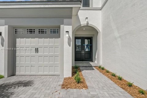 House in Westlake, Florida 4 bedrooms, 277.03 sq.m. № 1861458 - photo 20