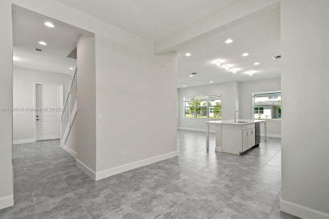 House in Westlake, Florida 4 bedrooms, 277.03 sq.m. № 1861458 - photo 12
