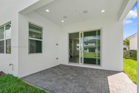 House in Westlake, Florida 4 bedrooms, 277.03 sq.m. № 1861458 - photo 22