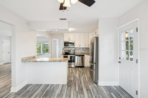 Casa en alquiler en Saint Petersburg, Florida, 3 dormitorios, 167.32 m2 № 1837309 - foto 21