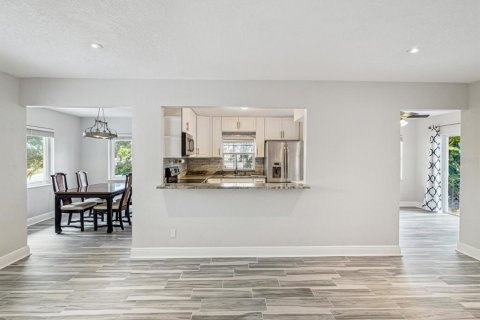Casa en alquiler en Saint Petersburg, Florida, 3 dormitorios, 167.32 m2 № 1837309 - foto 12