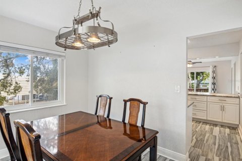 Casa en alquiler en Saint Petersburg, Florida, 3 dormitorios, 167.32 m2 № 1837309 - foto 14