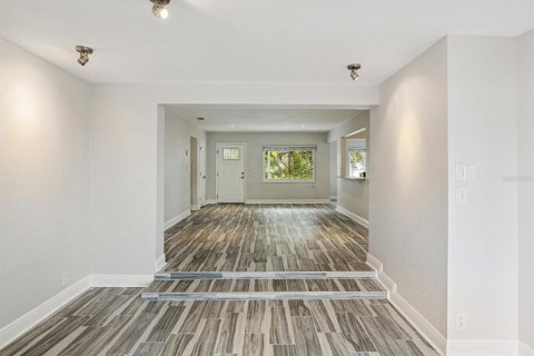 Casa en alquiler en Saint Petersburg, Florida, 3 dormitorios, 167.32 m2 № 1837309 - foto 25