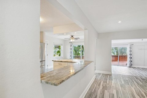 Casa en alquiler en Saint Petersburg, Florida, 3 dormitorios, 167.32 m2 № 1837309 - foto 15