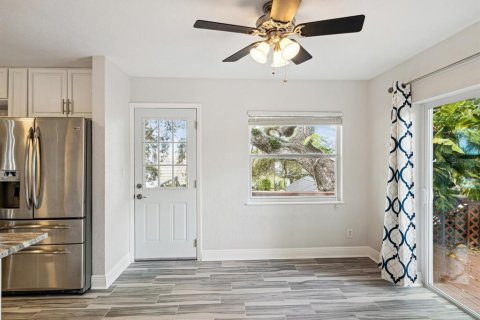 Casa en alquiler en Saint Petersburg, Florida, 3 dormitorios, 167.32 m2 № 1837309 - foto 22