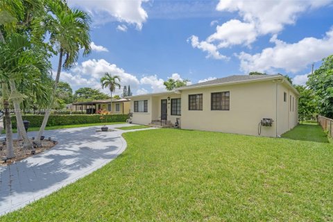Casa en venta en Miami Springs, Florida, 3 dormitorios, 183.95 m2 № 1850400 - foto 2