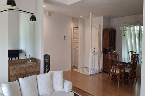 Villa ou maison à vendre à Sarasota, Floride: 2 chambres, 128.39 m2 № 1529888 - photo 10