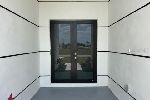 Villa ou maison à vendre à Cape Coral, Floride: 4 chambres, 159.33 m2 № 1687399 - photo 3