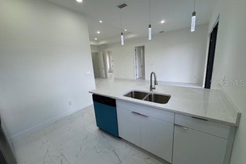 Villa ou maison à vendre à Cape Coral, Floride: 4 chambres, 159.33 m2 № 1687399 - photo 6