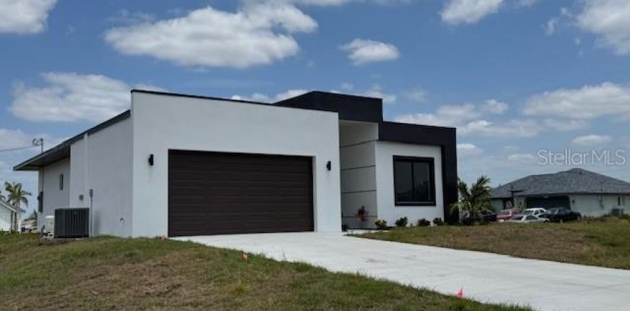 Villa ou maison à Cape Coral, Floride 4 chambres, 159.33 m2 № 1687399