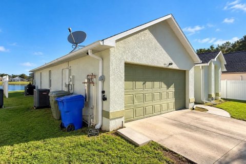 Villa ou maison à louer à Kissimmee, Floride: 3 chambres, 139.26 m2 № 2427234 - photo 4