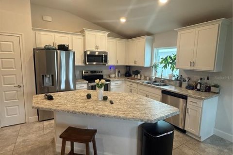 House in Winter Haven, Florida 3 bedrooms, 143.35 sq.m. № 1894218 - photo 5