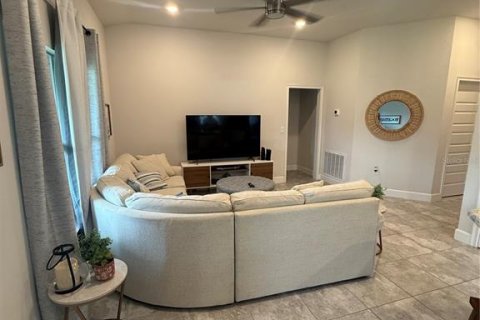 House in Winter Haven, Florida 3 bedrooms, 143.35 sq.m. № 1894218 - photo 3