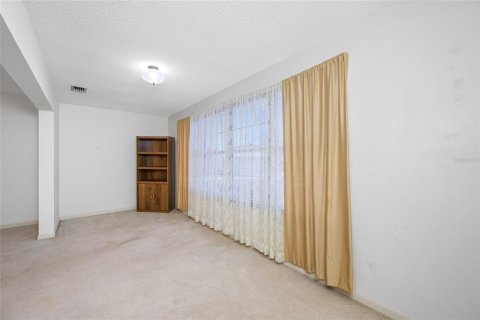 Condo in Saint Petersburg, Florida, 1 bedroom  № 1804683 - photo 25