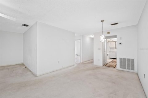 Condo in Saint Petersburg, Florida, 1 bedroom  № 1804683 - photo 16