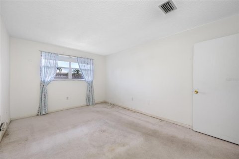 Condo in Saint Petersburg, Florida, 1 bedroom  № 1804683 - photo 28