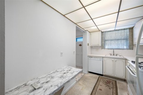 Condo in Saint Petersburg, Florida, 1 bedroom  № 1804683 - photo 10