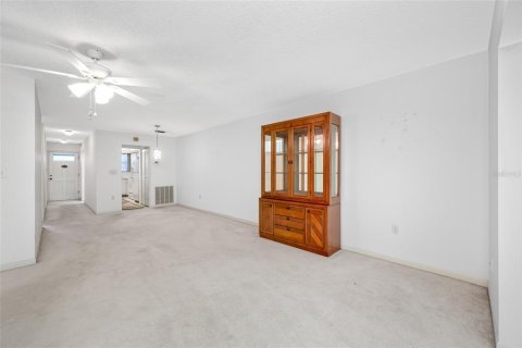 Condo in Saint Petersburg, Florida, 1 bedroom  № 1804683 - photo 17