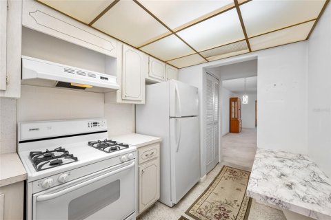 Condo in Saint Petersburg, Florida, 1 bedroom  № 1804683 - photo 7