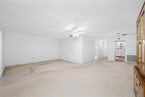 Condo in Saint Petersburg, Florida, 1 bedroom  № 1804683 - photo 18