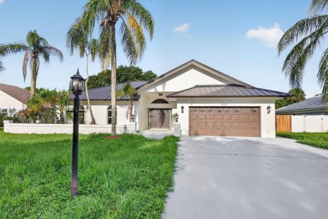 House in Palm City, Florida 4 bedrooms, 204.29 sq.m. № 2344230 - photo 4
