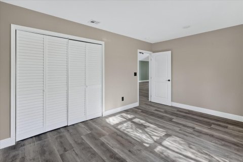 House in Palm City, Florida 4 bedrooms, 204.29 sq.m. № 2344230 - photo 28