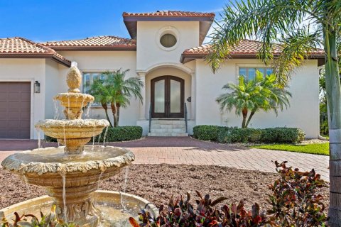 Casa en venta en Saint Petersburg, Florida, 4 dormitorios, 318.19 m2 № 1548573 - foto 3
