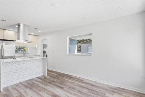 House in Orlando, Florida 3 bedrooms, 84.17 sq.m. № 2236718 - photo 9