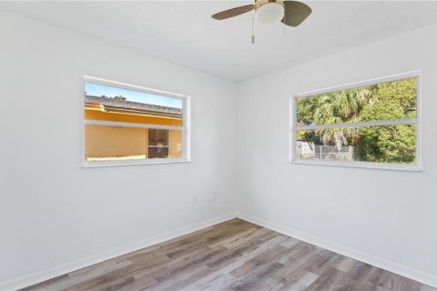 House in Orlando, Florida 3 bedrooms, 84.17 sq.m. № 2236718 - photo 13