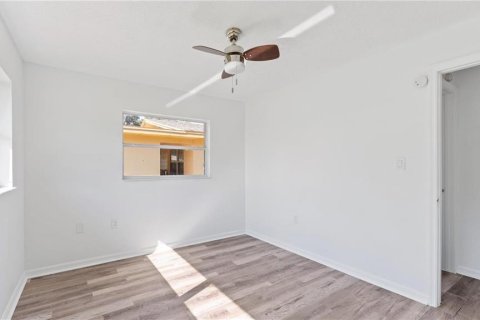 House in Orlando, Florida 3 bedrooms, 84.17 sq.m. № 2236718 - photo 12