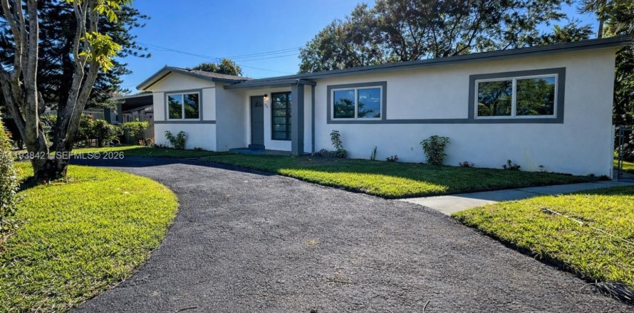 Дом в Майами, Флорида 4 спальни, 141.21м2 № 1996430