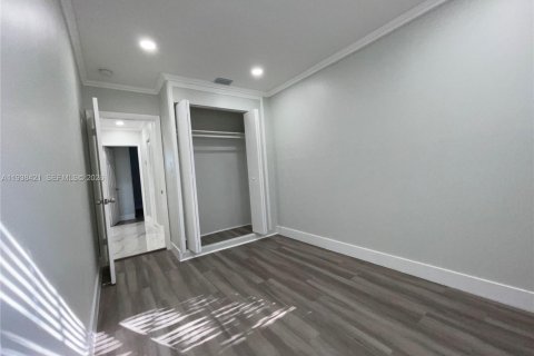 Villa ou maison à vendre à Miami, Floride: 4 chambres, 141.21 m2 № 1996430 - photo 14