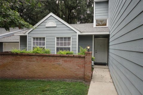 Touwnhouse à louer à Gainesville, Floride: 3 chambres, 119.84 m2 № 2413991 - photo 2