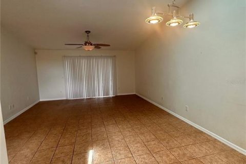 Touwnhouse à louer à Gainesville, Floride: 3 chambres, 119.84 m2 № 2413991 - photo 6