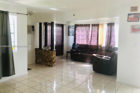 Купить виллу или дом в Хомстед, Флорида 3 спальни, 144.18м2, № 1998652 - фото 8