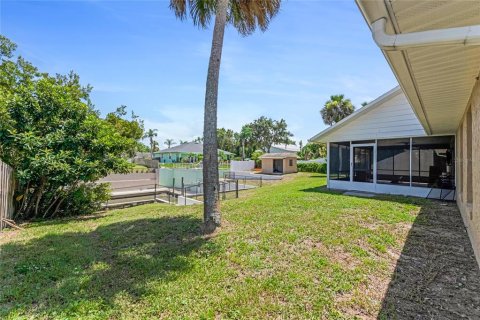 House in Edgewater, Florida 3 bedrooms, 165.55 sq.m. № 1847556 - photo 10
