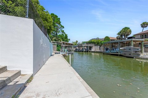 House in Edgewater, Florida 3 bedrooms, 165.55 sq.m. № 1847556 - photo 9