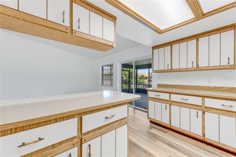 House in Edgewater, Florida 3 bedrooms, 165.55 sq.m. № 1847556 - photo 21