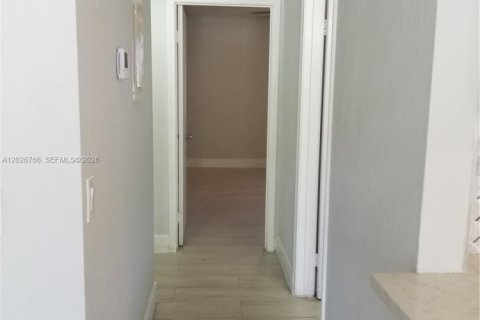 Copropriété à louer à Pembroke Pines, Floride: 2 chambres, 88.54 m2 № 2085885 - photo 22