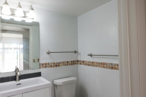 Copropriété à louer à Pembroke Pines, Floride: 2 chambres, 88.54 m2 № 2085885 - photo 29