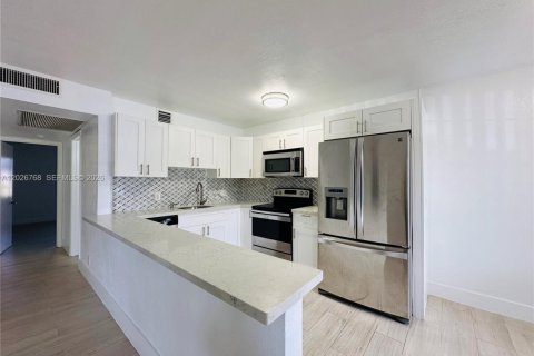 Condo à Pembroke Pines, Floride, 2 chambres  № 2085885