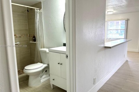 Copropriété à louer à Pembroke Pines, Floride: 2 chambres, 88.54 m2 № 2085885 - photo 24