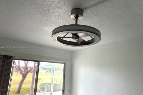 Copropriété à louer à Pembroke Pines, Floride: 2 chambres, 88.54 m2 № 2085885 - photo 21