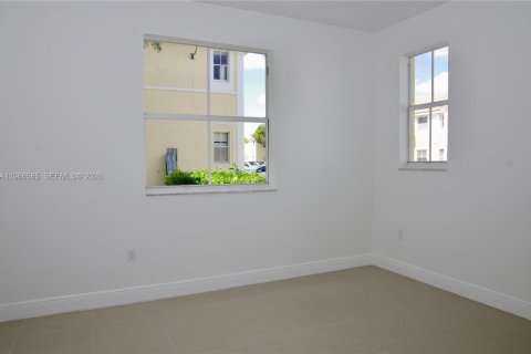 Condominio en alquiler en Homestead, Florida, 3 dormitorios, 98.48 m2 № 2028237 - foto 11