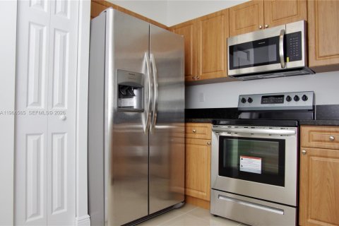 Condominio en alquiler en Homestead, Florida, 3 dormitorios, 98.48 m2 № 2028237 - foto 4